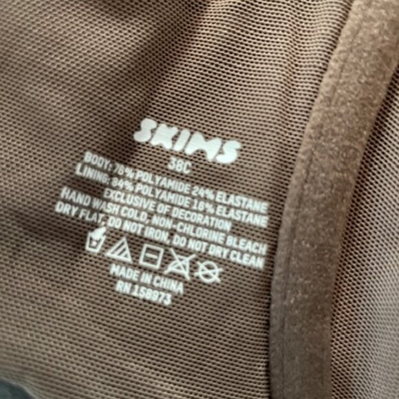 NWT SKIMS Bra 38C Underwire Neutral Minimalist Unpadded Everybody Beige Umber - Picture 6 of 6